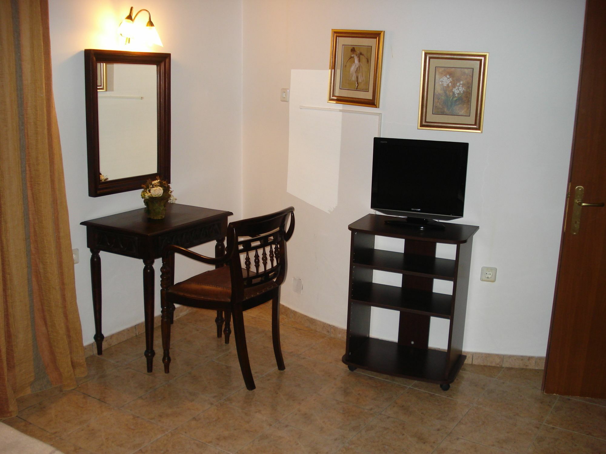 Sofia Studios Benitses  Luaran gambar
